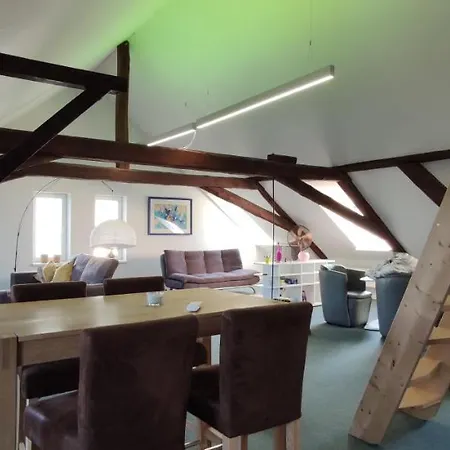 Zentrumsnahes Wohnen In Der Alten Schule Am * 什未林