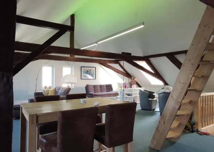 Zentrumsnahes Wohnen In Der Alten Schule Am * Schwerin