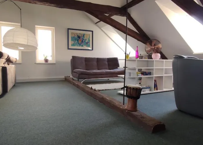 Zentrumsnahes Wohnen In Der Alten Schule Am * 什未林